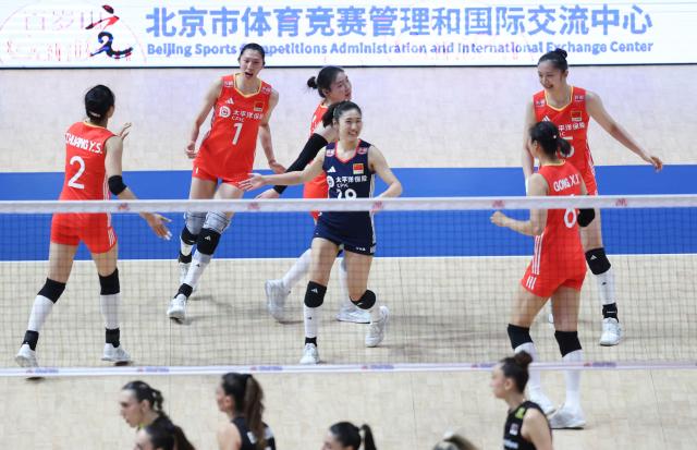 中国女排遭逆转2胜2负收官 新阵容有亮点也需改变