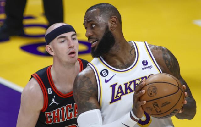 开云登录入口-右脚肌腱撕裂火速康复 詹姆斯对冲击前六信心十足