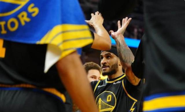 火线复出再立奇功！小佩顿出场顺序已超乔丹·普尔