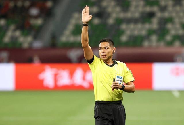 开云平台登录-这到底是谁的主场？主裁多次漏判埋下国足失球伏笔