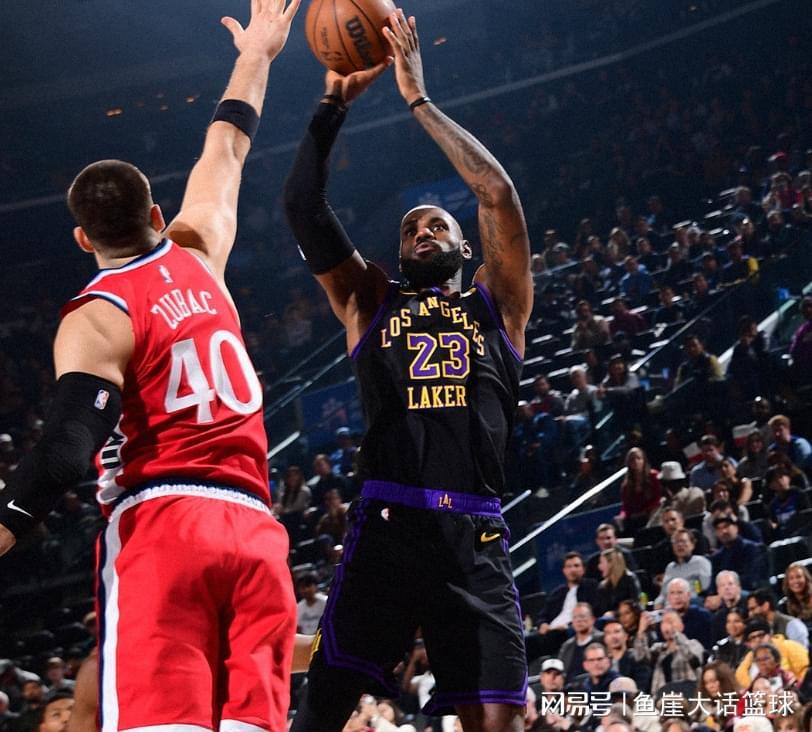 kaiyun体育-拒逆转！东契奇32+8小卡24+5，哈登18+7完成救赎，老詹23+6创纪录