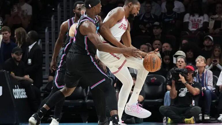 kaiyun体育-火箭输给热：乌度卡又输斯波教练